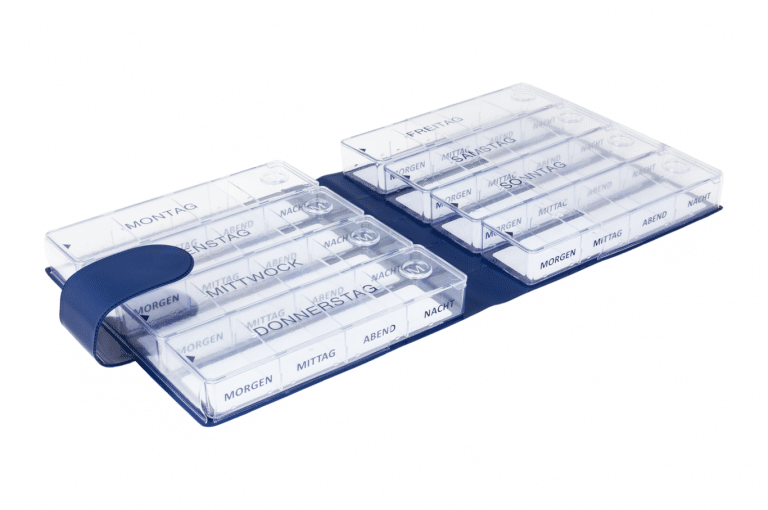 Megamax-DE-No1-Classic-Saphire-Open-pill-dispenser-Kibodan-danish-design